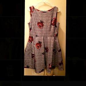 Like new Roz & Ali dress with pockets